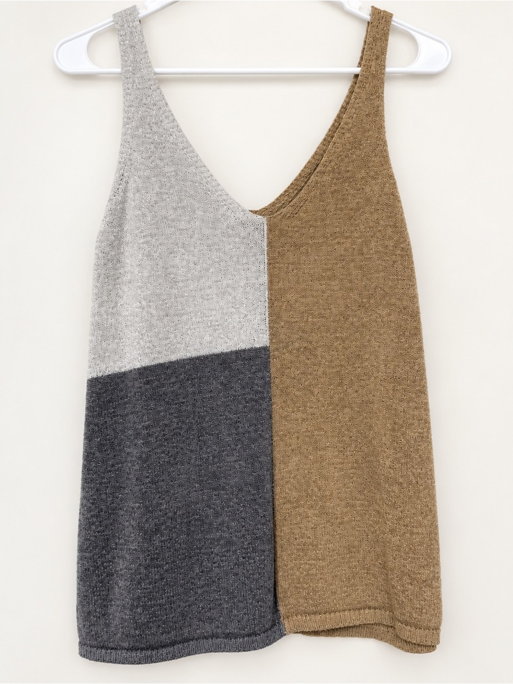 Colorblock V-Neck Knit Tank Top - Gray, Dark Gray & Brown